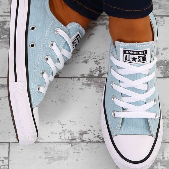 Converse Shoes - SOLD Converse Chuck Taylor All Stars Sneakers